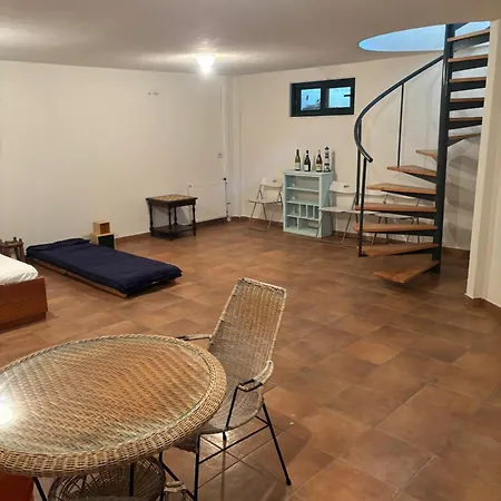 Elegant Maisonette At